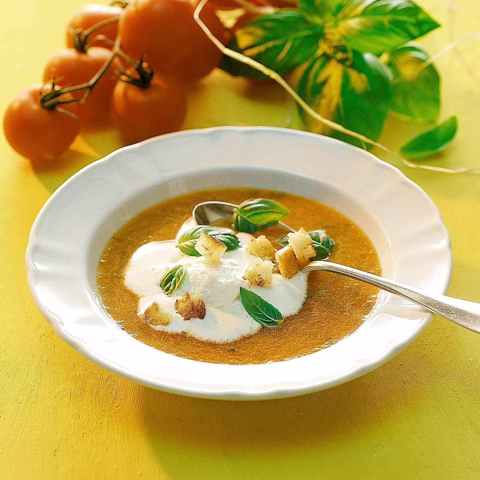 Soupe aux tomates et au basilic